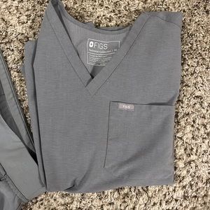Women’s scrubs. Figs limited edition light grey.